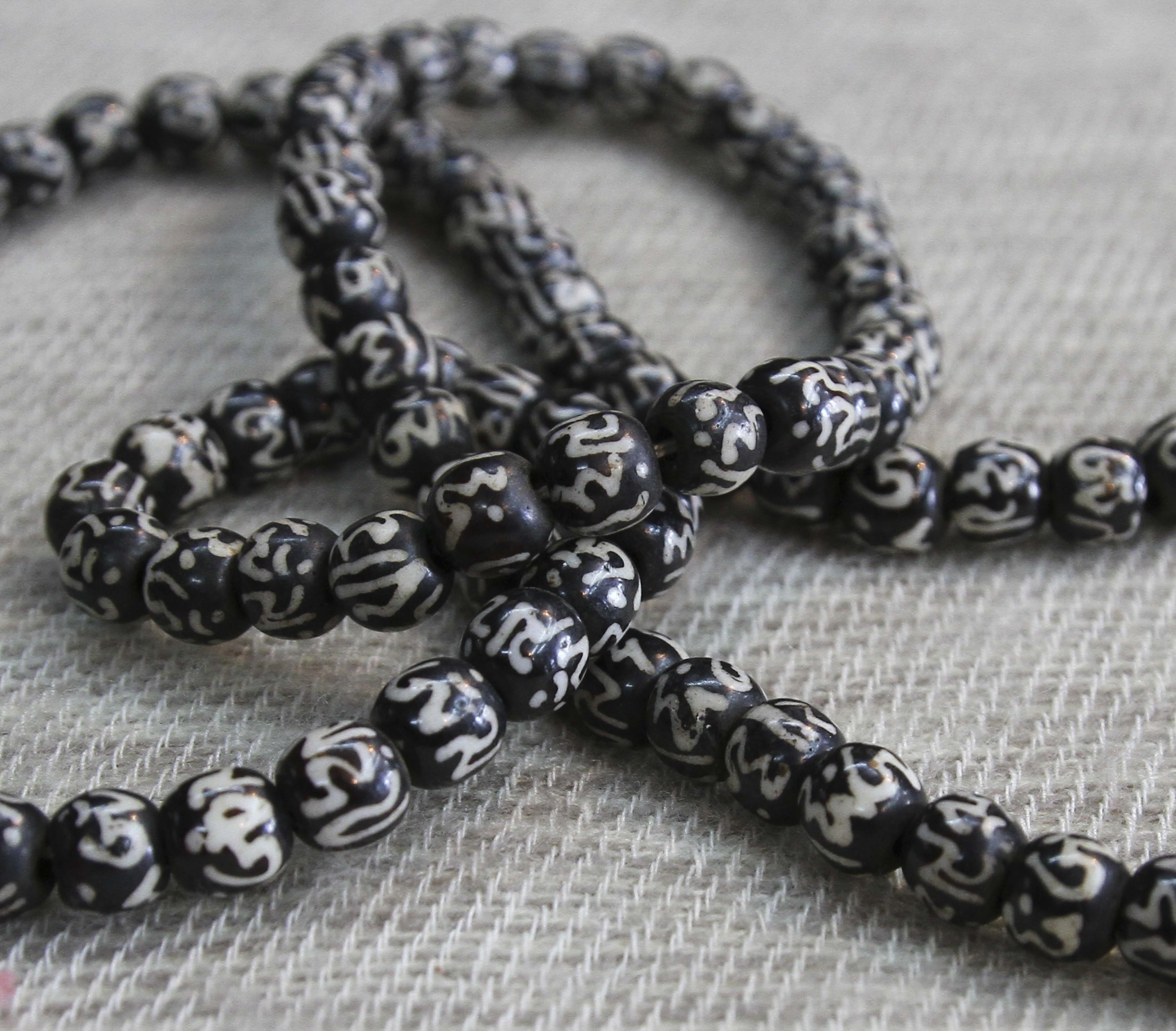 Himalayan Bone Mala /Om Maane