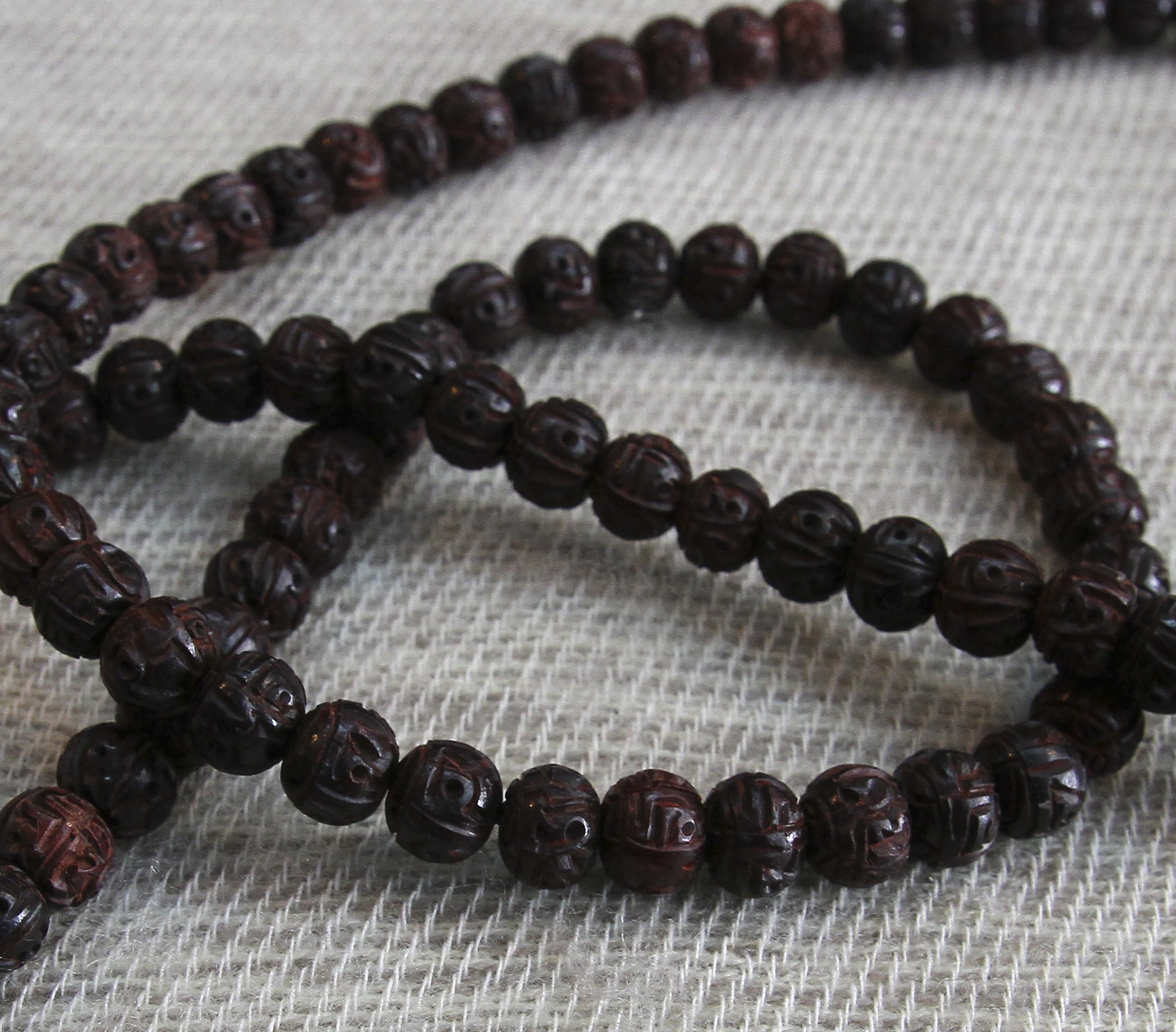 Carved Rosewood/Om Maane